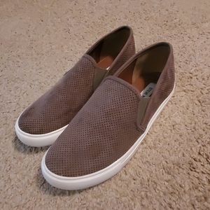 Steve Madden slip on shoes